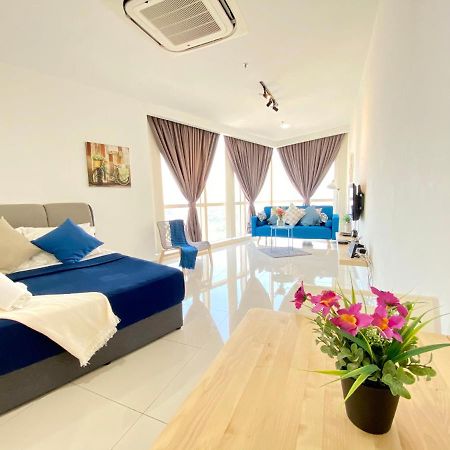 Chrisenbel Suites - Pinnacle Pj Petaling Jaya Luaran gambar